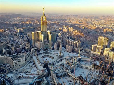 Ramadan 2020: The Grand Mosque at the holy city of Mecca wears a deserted look | News-photos ...