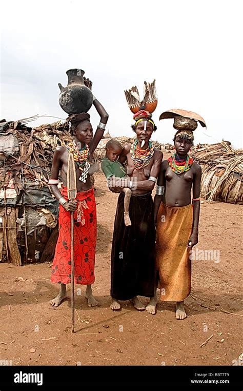 Africa Ethiopia Omo Valley Daasanach tribe woman Stock Photo - Alamy