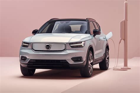 Volvo Unveils Its First All-Electric Vehicle: the XC40 Recharge ...