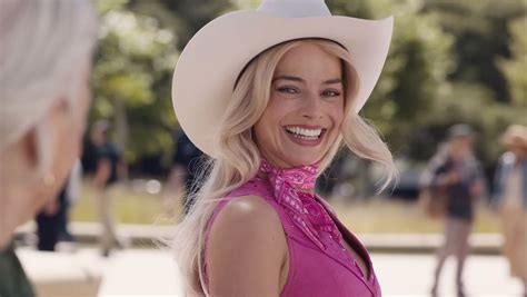 Western Barbie Margot Robbie from The Barbie Movie 2018.shinnichibi.org