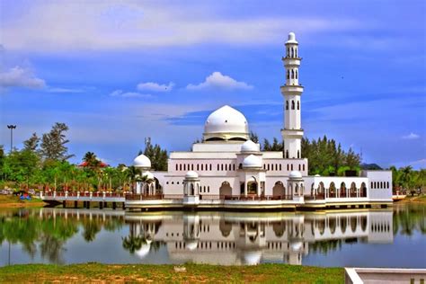 Gambar Masjid Yang Cantik : Masjid di Indonesia yang Jadi Tempat Wisata / Check spelling or type ...