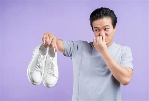 How To Prevent Shoes From Smelling (Try These 8 Killer Tips! )