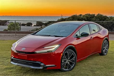 2023 Toyota Prius Review: Impressive Economy, Performance, and Good ...