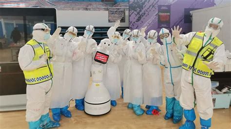 Coronavirus care at one hospital got totally taken over by robots - CNET