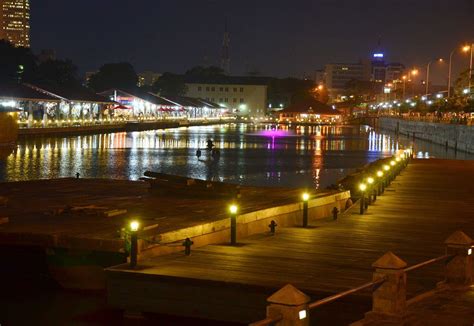 Pettah Floating Market Discover - Visit Sri Lanka https://visitsrilanka.com/discover/listing ...