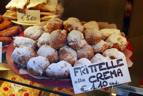 The frittelle, venice carnival traditional food | Luxrest Venice