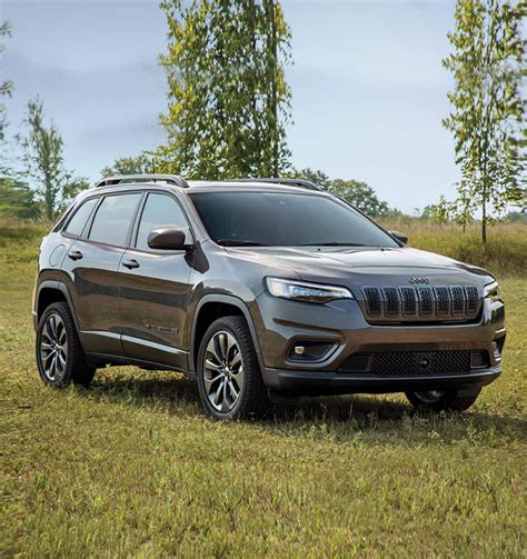 2021 Jeep® Cherokee Photo Gallery - Browse & Share