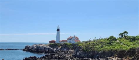 A Complete Guide to Portland Head Lighthouse (+ Photos & Video)