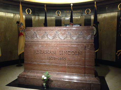 Lincoln tomb | Lincoln, Abraham lincoln, Tomb