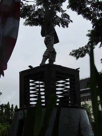 Pattimura Statue (Ambon) - 2019 All You Need to Know BEFORE You Go ...