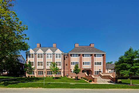 Farmhouse Fraternity - Iowa Architecture