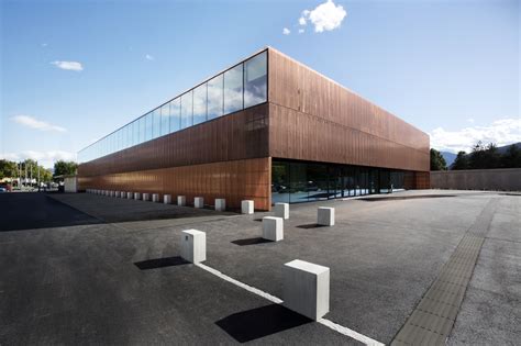 Sports Hall St. Martin / Dietger Wissounig Architekten | ArchDaily