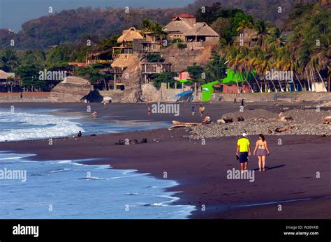 Playa El Tunco, El Salvador, Pacific Ocean Beach, Popular With Surfers, Great Waves, Beach ...