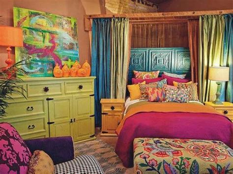 Decorating with a Triadic Color Scheme in the Bedroom