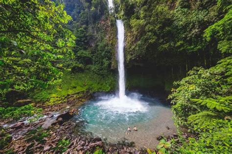 Hiking to La Fortuna Waterfall: What to Know!