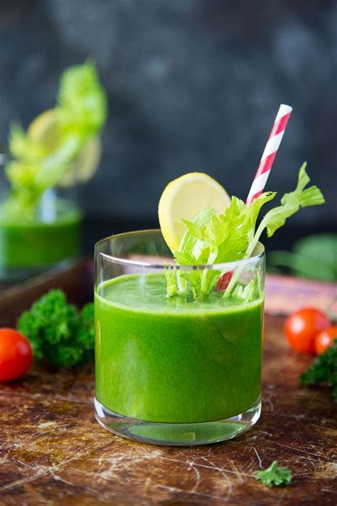 "Insanely Good ! " Green Juice { or Mocktail} - Simple Healthy Kitchen