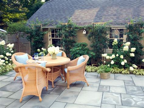 Outdoor Kitchen Island Options and Ideas | HGTV