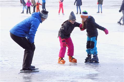 Skating Lessons in Edmonton Area - Modern Mama