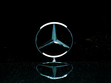 Mercedes Benz Logo Wallpaper 4K