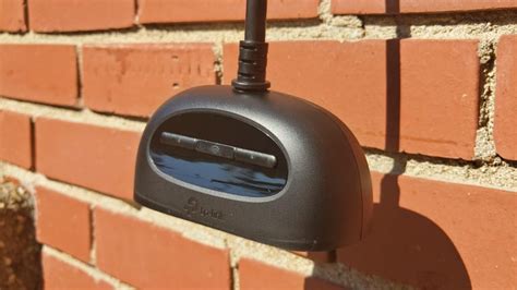 This fuss-free outdoor smart plug is ready to manage your holiday display - CNET