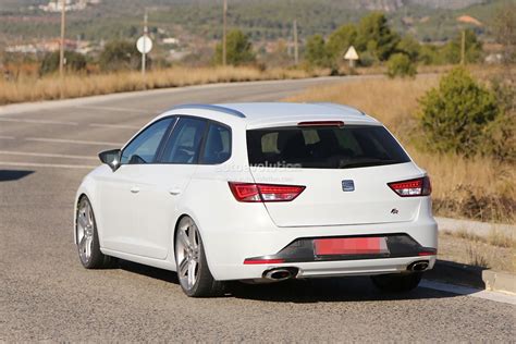 Spyshots: SEAT Leon ST Cupra - autoevolution