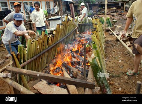 Minahasa cuisine hi-res stock photography and images - Alamy