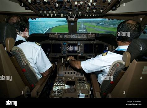 Boeing 747 cockpit - Landing at Saint Denis - Reunion island Stock Photo: 6548878 - Alamy