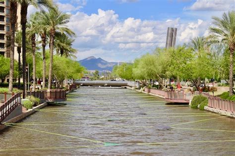 A small guide to Downtown Scottsdale: Sights, Best Hotels, Restaurants, Bars...