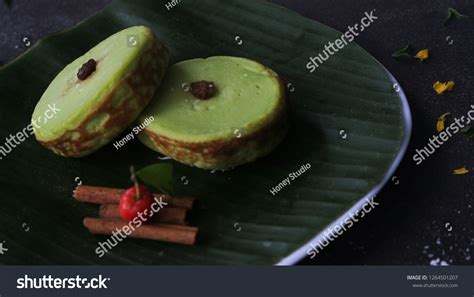 Indonesian Traditional Cake Kue Lumpur Pandan Stock Photo 1264501207 ...