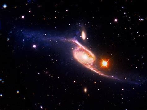 NGC 6872, The Condor Galaxy. It is five time larger than our Milky Way. | Galaxien, Kosmos ...