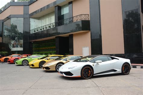 Lamborghini hosts the 'First Super Sports Car drive for Women' in India ...