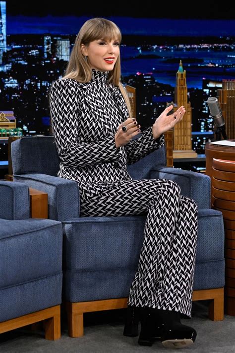 Taylor Swift - The Tonight Show With Jimmy Fallon 10/24/2022 • CelebMafia