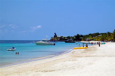 File:West Bay Beach -Roatan -Honduras-23May2009-g.jpg - Wikipedia