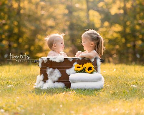 Outdoor Bubble Bath Photo Session | Kristen Fotta Photography