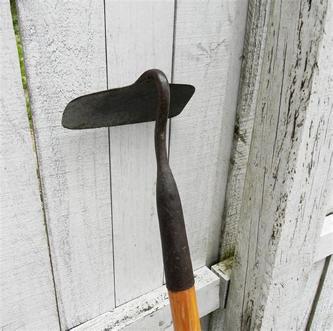 Hula Hoe Garden Tool - The Best Garden Hoe Oscillating Or Stirrup Hoe Review 2018 / We did not ...