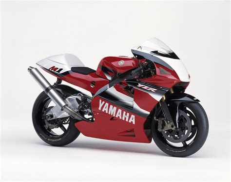 Yamaha YZR-M1 photos - PhotoGallery with 9 pics| CarsBase.com