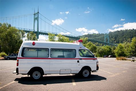 1991 TOYOTA HIACE AMBULANCE /// 4WD DIESEL MANUAL — Vanlife Northwest