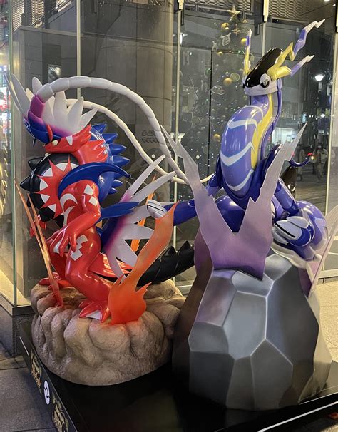 Spotted Koraidon and Miraidon in Shibuya : r/PokemonScarletViolet