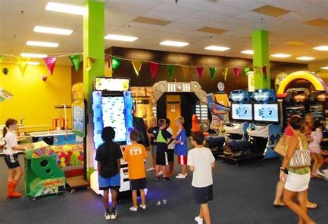 Chicago Arcades & Family Fun Centers That Score Big | Family fun, Arcade, Fun world