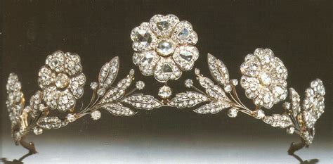 Tiara Mania: Queen Elizabeth of the United Kingdom's Strathmore Rose Tiara