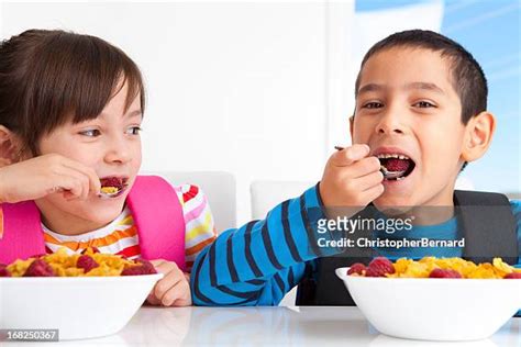 1,364 Children Eating Breakfast At School Stock Photos, High-Res Pictures, and Images - Getty Images