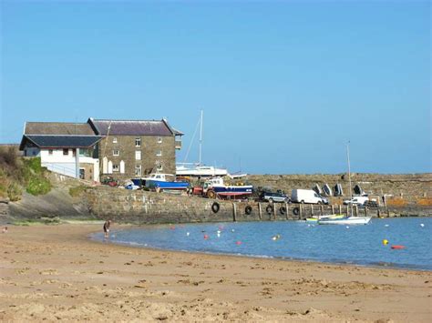 New Quay - Harbour Beach - Ceredigion | UK Beach Guide