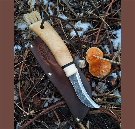 Mushroom hunting knife with brush Carbon steel knive Small | Etsy