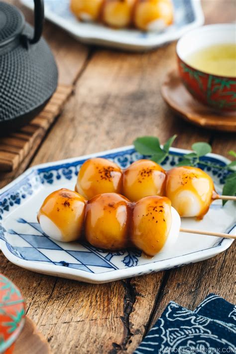 Mitarashi Dango (Video) Mitarashi Dango - Asian Recipes