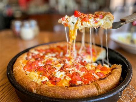 Deep Dish Pizza at Uno Pizzeria and Grill in NYC — I Just Want To Eat! |Food blogger|NYC|NJ ...