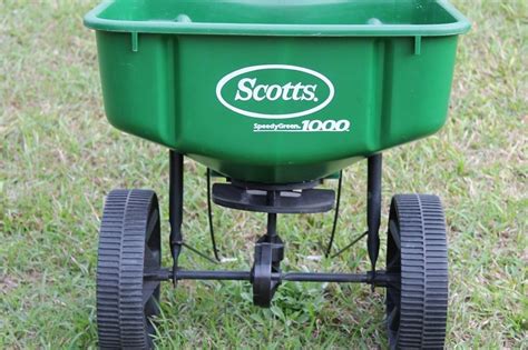 Scotts Speedy Green Broadcast Spreaders | IUCN Water