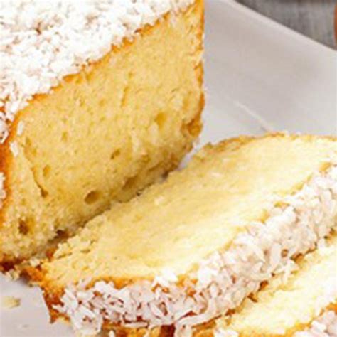 Coconut Cake with Fluffy Coconut Icing Recipe - Olivado