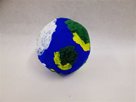 ART WITH SCHMIDT: 4th Grade - Paper Mache Globes