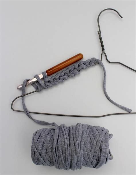 How to recycle a wire coat hanger with crochet, a simple diy tutorial | Wire coat hangers, Wire ...