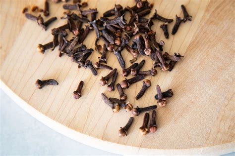 What Are Cloves, and How to Use Them